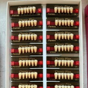 Zęby akrylowe Classic Plus kolor N3 216 szt.