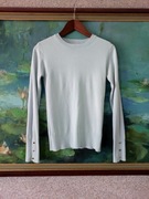 bluzka cienki sweterek baby blue złote guziki ozdobne rękawy sweter