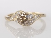 Pierścionek zaręczynowy złoto 585 diamenty 0,85 ct fantazyjny brąz AIG 12