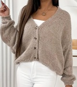 Sweter ze złotymi guzikami