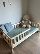 Łóżeczko sosnowe (rękodzieło)