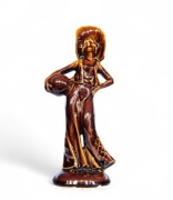 Figurka Kobieta z piłką porcelit Pruszków? lata 70 Prl figurki retro