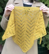 Ręcznie dziergana chusta z alpaki i jedwabiu – ażurowa, lekka, wyjątkowa