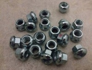 Skoda 105 120 130 oryginalne nakrętki koła felgi