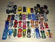 Zestaw samochodzików. 