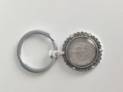 Breloczek z oryginalną monetą 20 groszy 1923 r.– rękodzieło, żywica, unikat