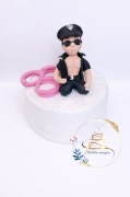 Figurka policjanta na wieczór panieński ręcznie wykonany z masy cukrowej  