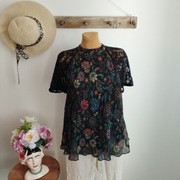 Elegancka plisowana bluzka NEXT z koronkowymi rękawami, rozmiar 40