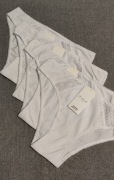 Nowy zestaw 4 sztuk bawełnianych majtek. S-M