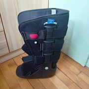 But ortopedyczny,pompowany zamiast gipsu