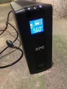 Urządzenie UPS  APC 900