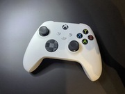 Pad Xbox series X/S Biały 