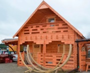 Domek drewniany letniskowy z poddaszem, wiatą...