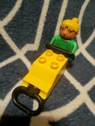 LEGO Duplo figurka Marta i zagęszczarka.