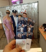 Fotolustro, ciężki dym, podświetlane napisy,iskry 