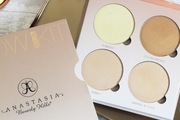 Anastasia Beverly Hills THAT GLOW kit rozwietlacz