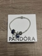 Pandora bransoletka bangle z charmsami
