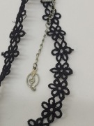 Choker na szyję czarny koronka kwiatki naszyjnik  