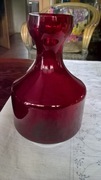 Ładny rubinowy wazon Skandynawia? (895)
