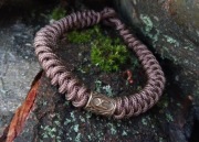 Bransoletka z runami pleciona