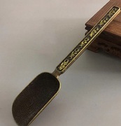 2 ozdobne łyżki do herbaty