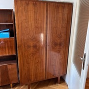 Pojemna szafa vintage