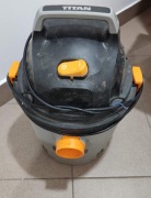 Odkurzacz warsztatowy Titan 1300W 16L TTB774VAC uszkodzony