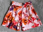 Damskie spodenki w kwiaty XS, H&M, raz ubrane