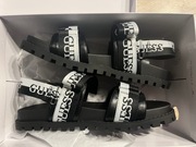 Sandały damskie GUESS r. 39 czarno białe