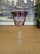 Kryształowy kielich do wina – rubinowy, ręcznie szlifowany