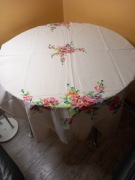 Obrus  biały  czerwony