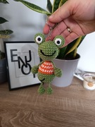 Żaba żabka szydełko i kolorowy sweterek 