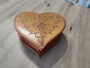 Szkatułka drewniana serce PRL