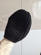 czapka z włóczki czarna