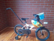 Rower dziecięcy 16" z rączką do prowadzenia, kółkami bocznymi.