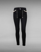 Czarne jeansy modelujące UIUJ, ozdobny pasek / łańcuszek w komplecie, M