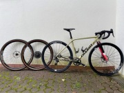 Gravel - Accent Furious Pro + 2 komplety kół