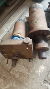 Silownik hydrauliczny 2szt+pompa+rozdzielacz.