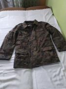 Wojskowa kurtka moro.