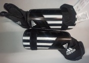 Ochraniacze piłkarskie Adidas 11 Club