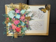 Podświetlany bukiet że świec sojowych zapachowych w złotej ramce