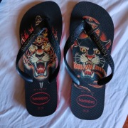 HAVAIANAS KLAPKI CZARNE GUMOWE Z NADRUKIEM tygrys 39-40