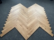 Podłoga Drewniana Parkiet Warstwowy Jodełka Dąb Naturalny 15x90x600mm