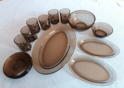 Szklanki, spodeczki, półmiski, cukiernica, salaterka. Duralex.