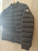 Kurtka Moncler. W stanie idealnym 