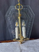 Stary żyrandol mosiężny z frezowanymi szybkami