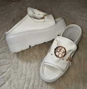 klapki na platformie wysokie wygodne skóra ekologiczna laczki