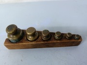 Stare Odważniki Mosiężne bloczek drewniany 6sztuk