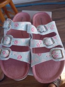 Nowe klapki dla dziewczynki firmy Graceland roz 35 