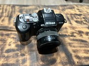 Aparat analogowy Nikon n4004s